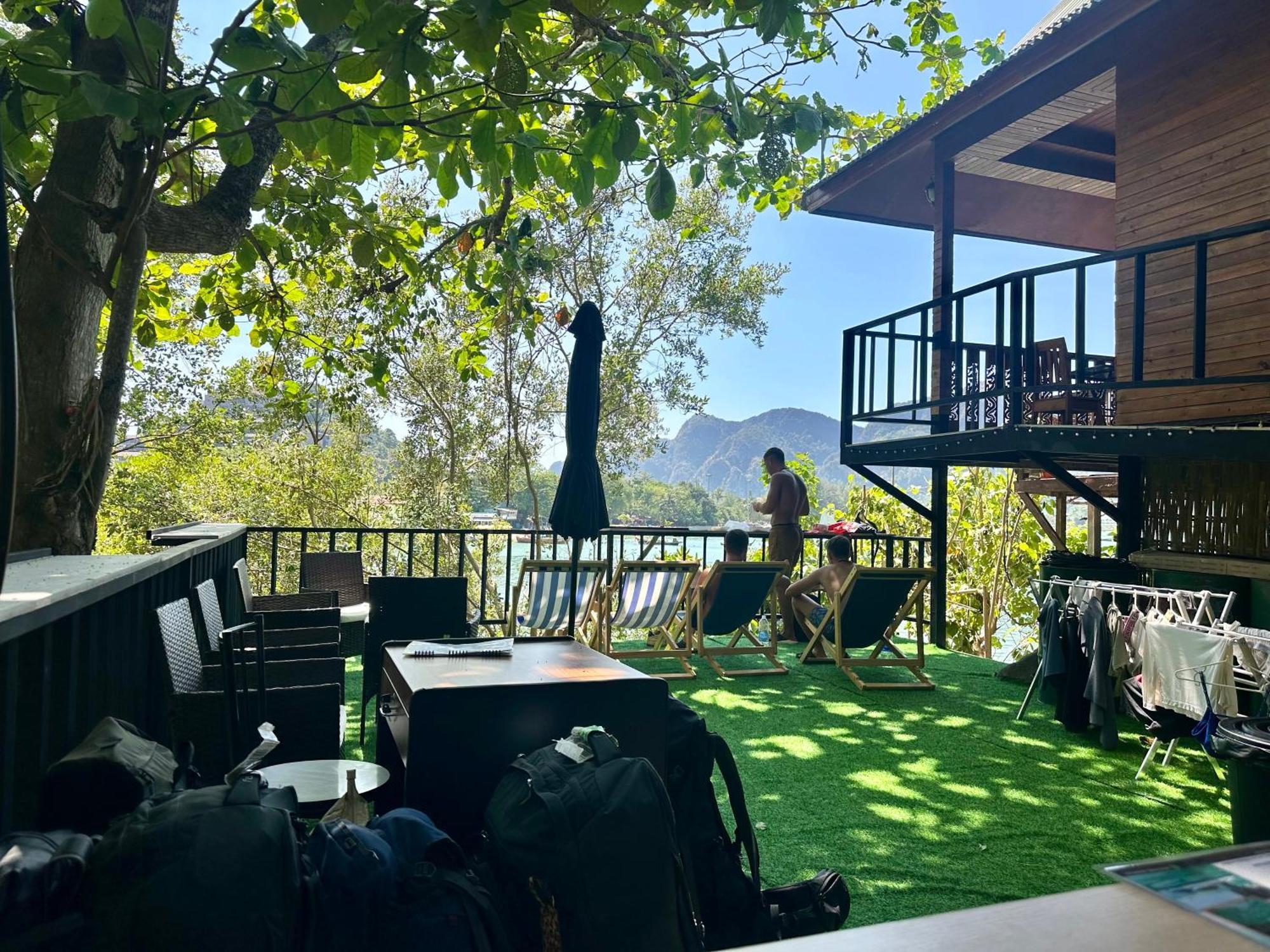 Sweed Dee Seaview Hostel Phi Phi Islands Esterno foto